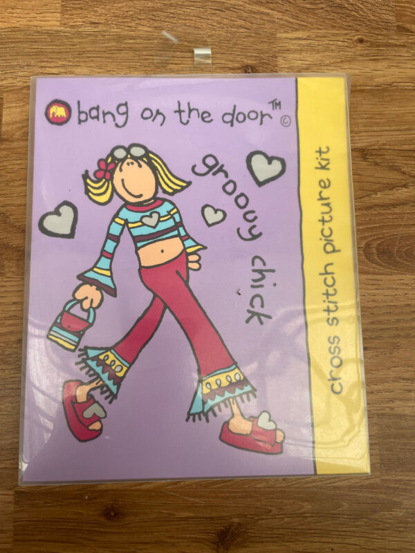 DMC Borduurpakket Bang on the door - Groovy chick